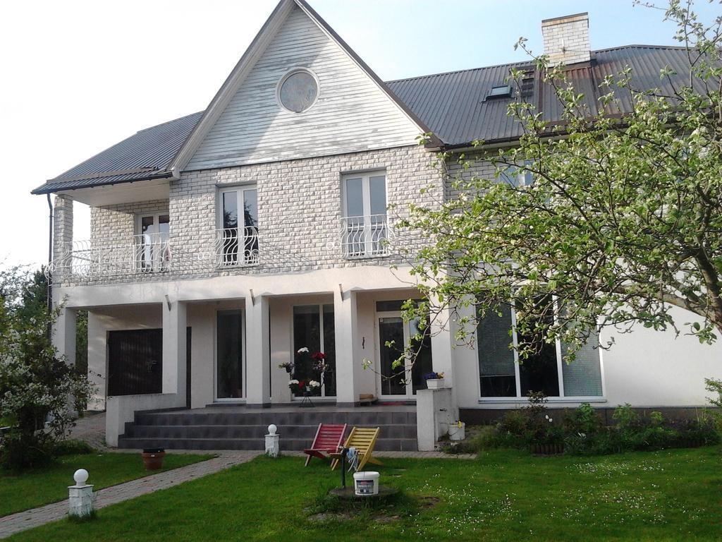Oti Guesthouse Tallin Exterior foto