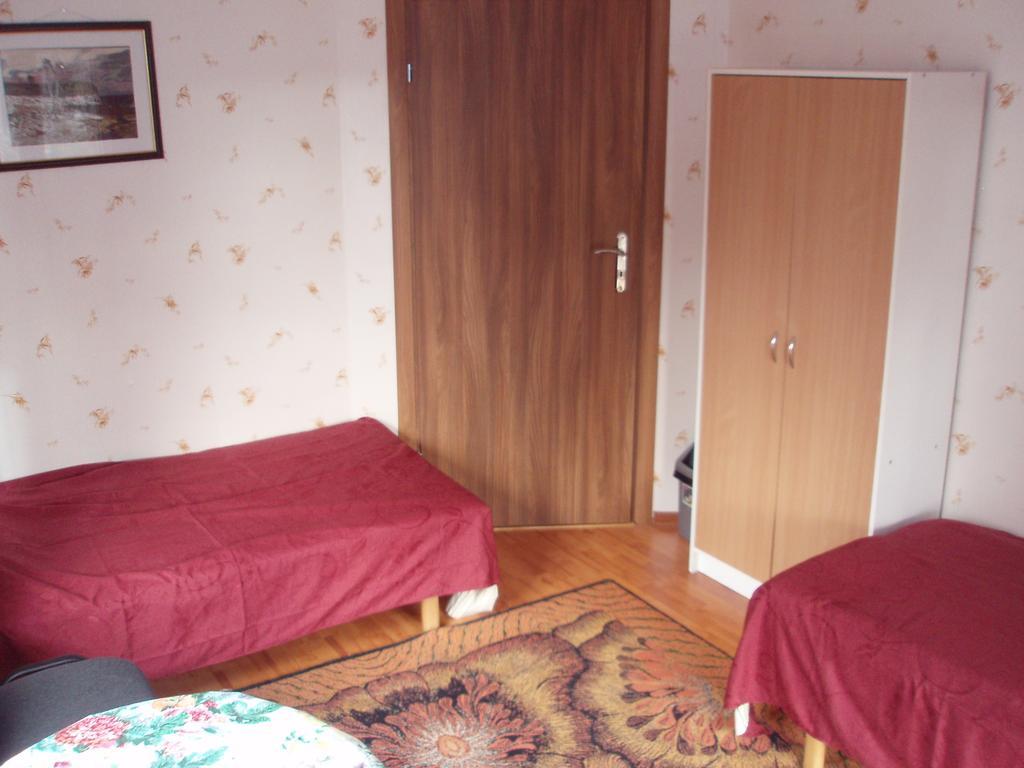 Oti Guesthouse Tallin Habitación foto