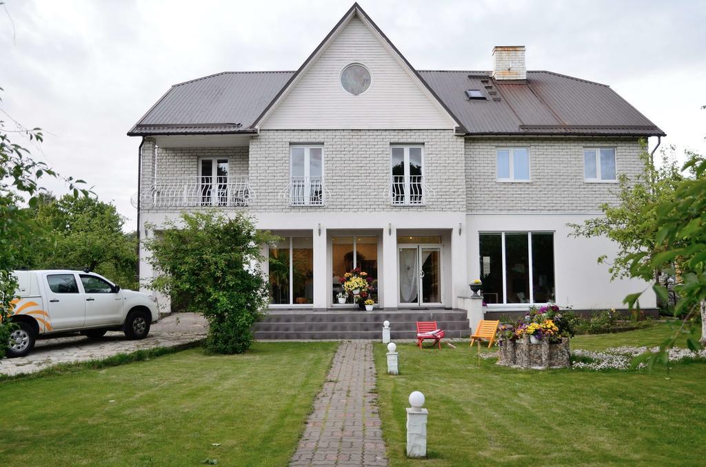 Oti Guesthouse Tallin Exterior foto