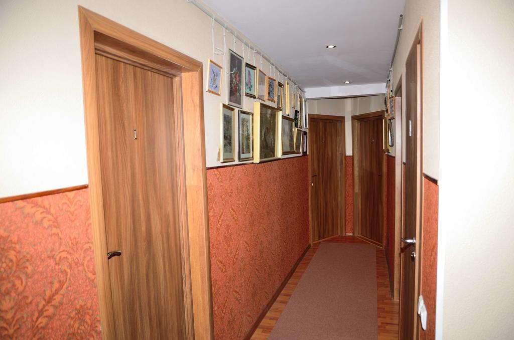 Oti Guesthouse Tallin Exterior foto