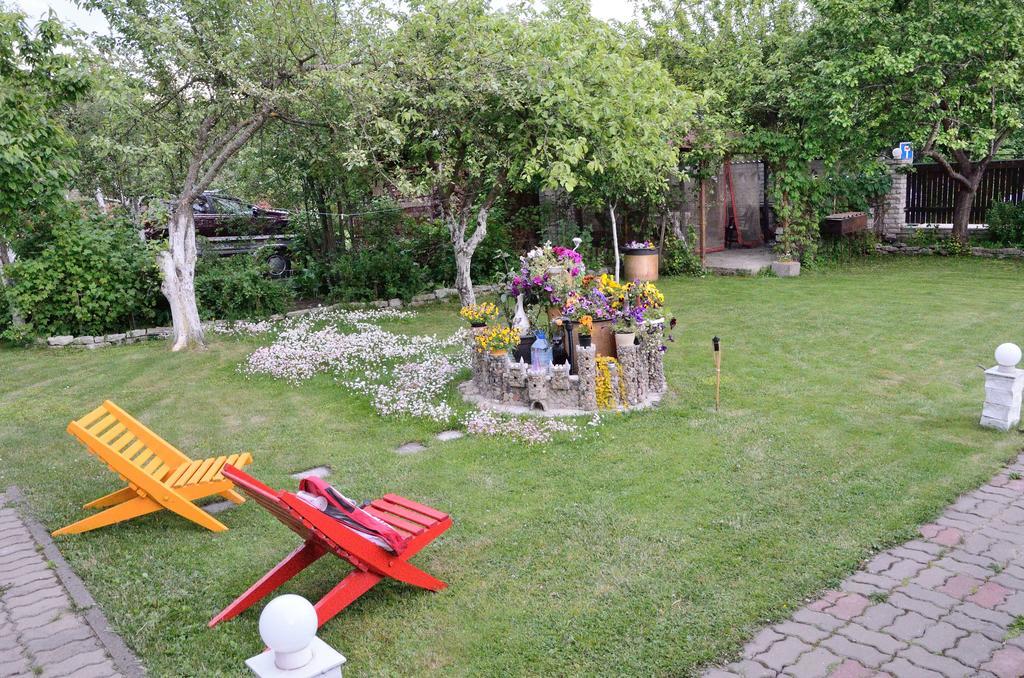 Oti Guesthouse Tallin Exterior foto