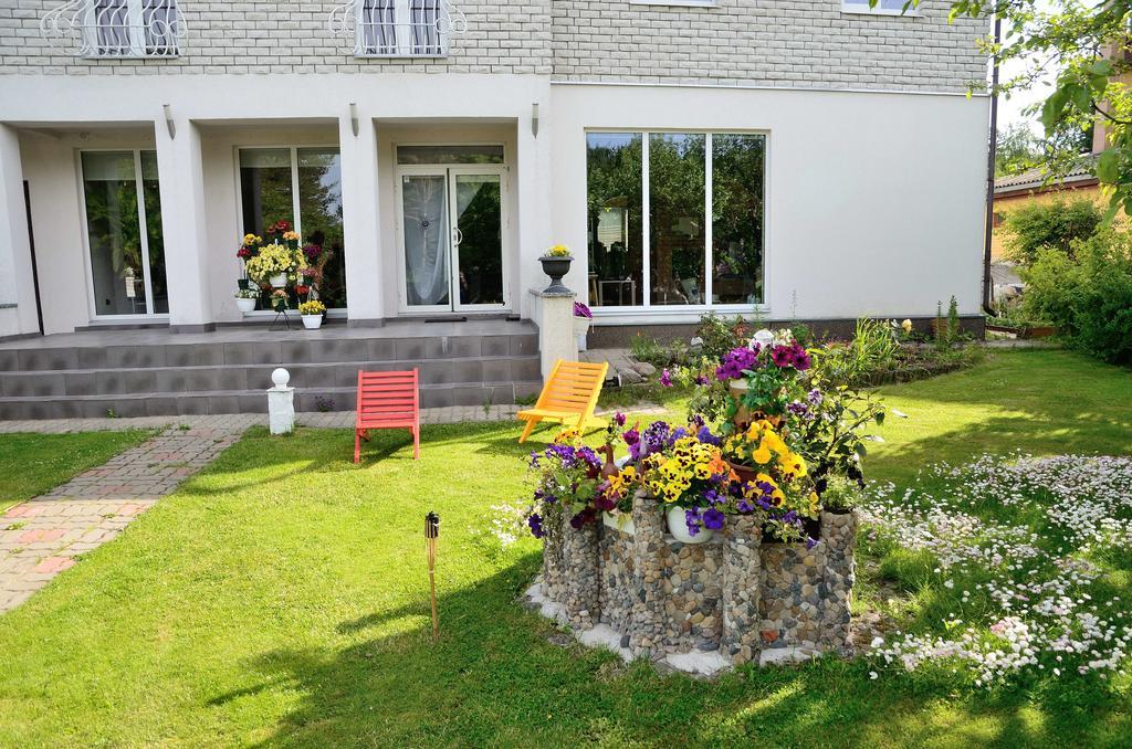 Oti Guesthouse Tallin Exterior foto